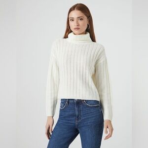 White Turtleneck Sweater Forever 21 brand new girls size 11/12